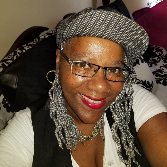 Just B. Seconds , High End Clothing & Accy. - Picture 7 of 16